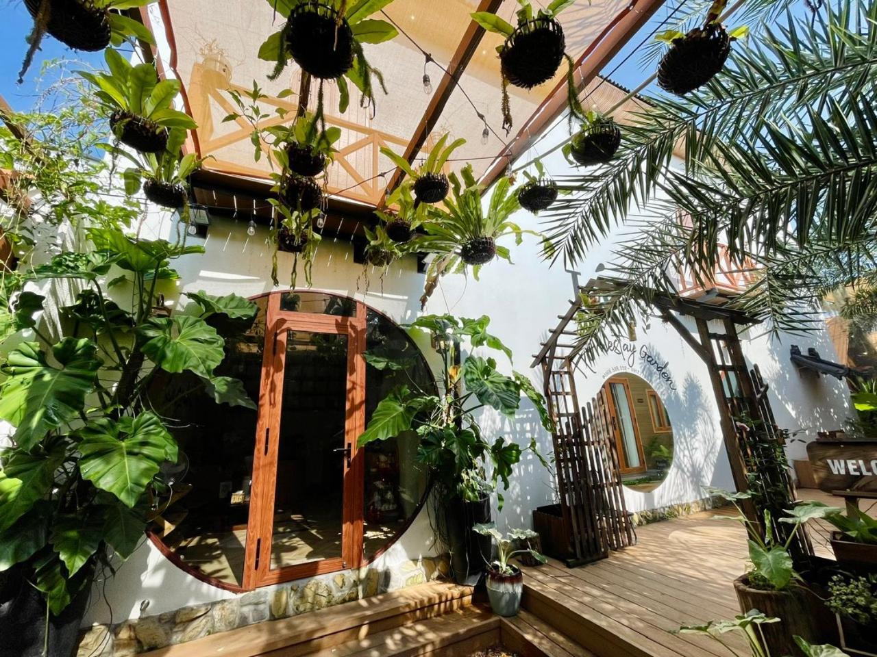 La Garden Homestay Long Xuyên Екстериор снимка