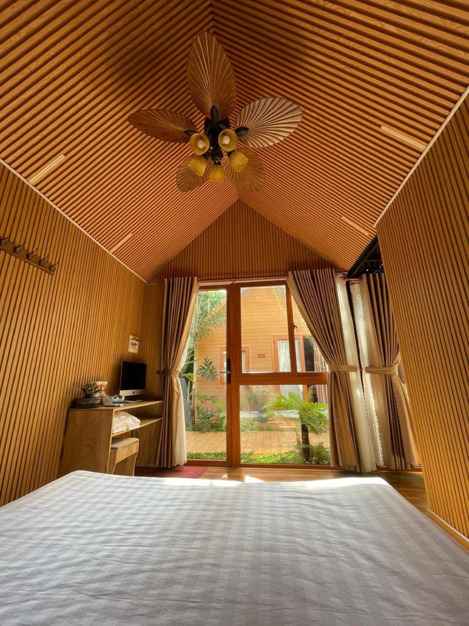 La Garden Homestay Long Xuyên Екстериор снимка