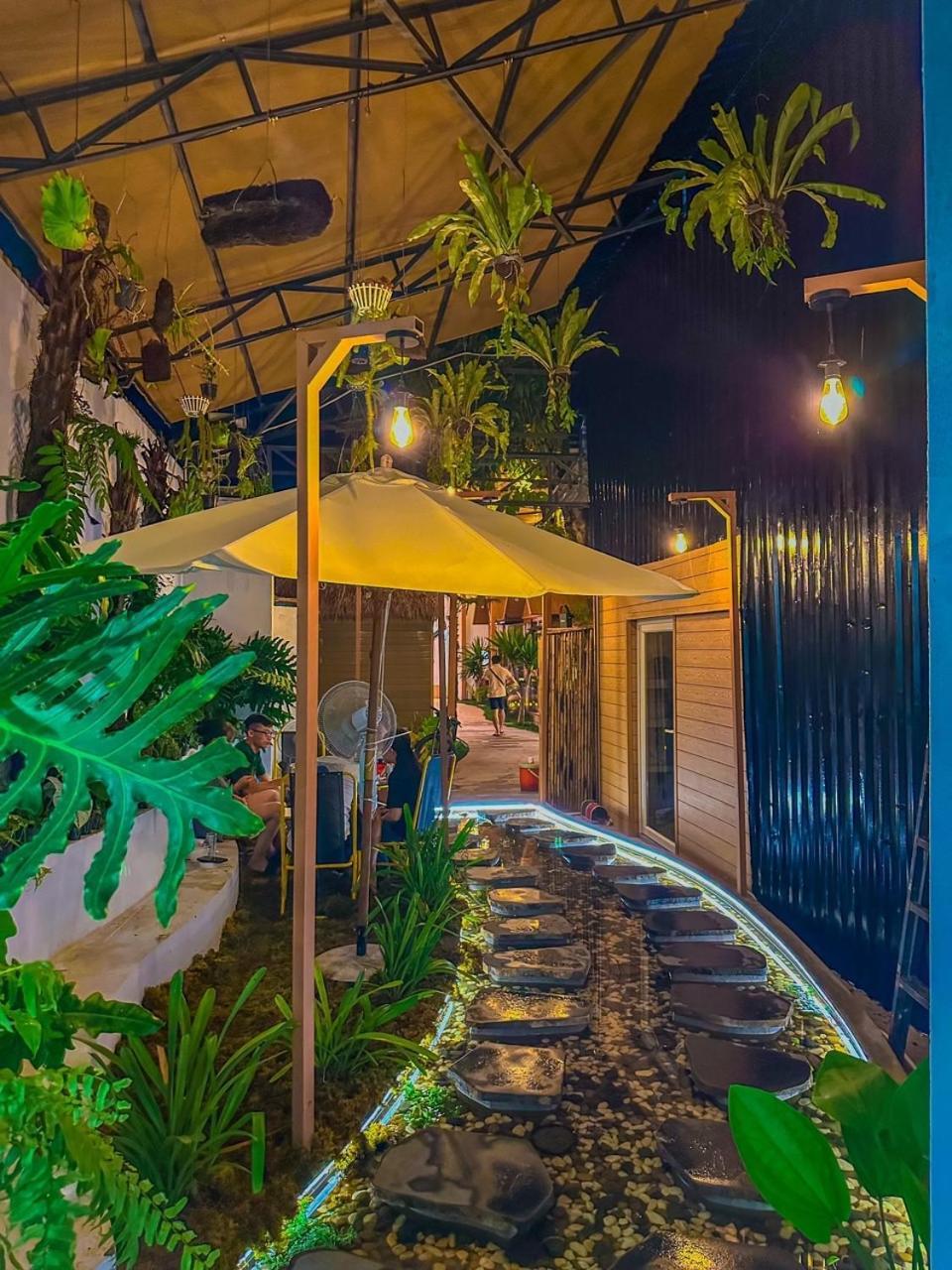 La Garden Homestay Long Xuyên Екстериор снимка