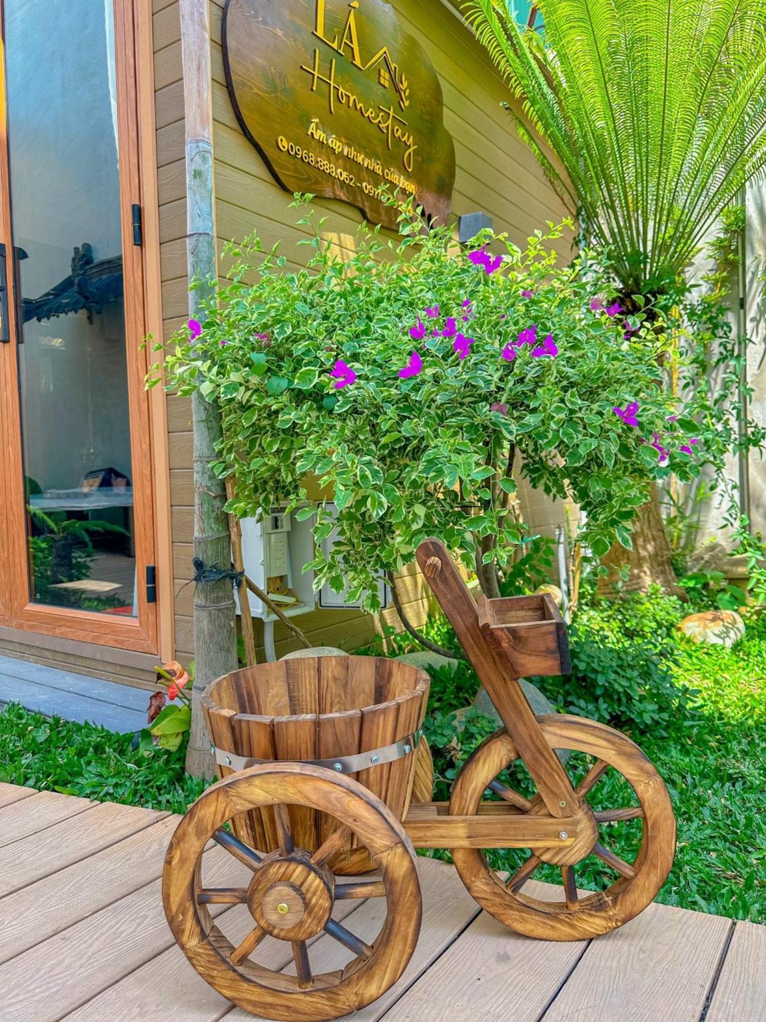 La Garden Homestay Long Xuyên Екстериор снимка